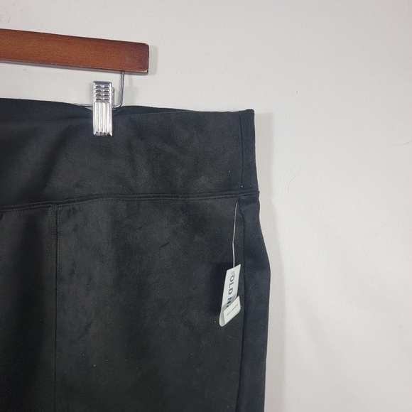 Women's NWT 4X Old Navy pants - Picture 3 of 4